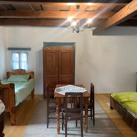 Biro Vendeghaz Hotel Sòvàrad Buitenkant foto