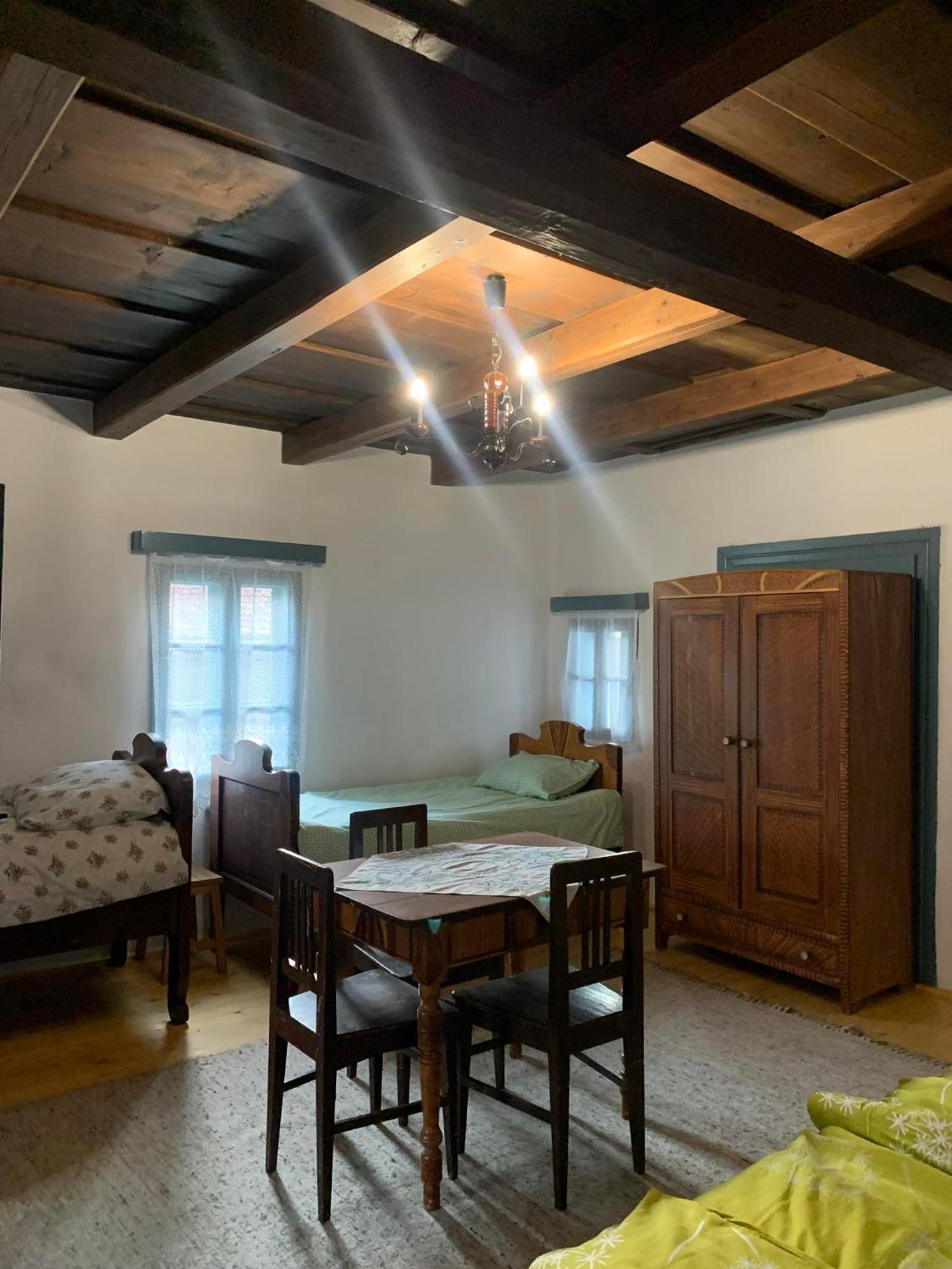 Biro Vendeghaz Hotel Sòvàrad Buitenkant foto