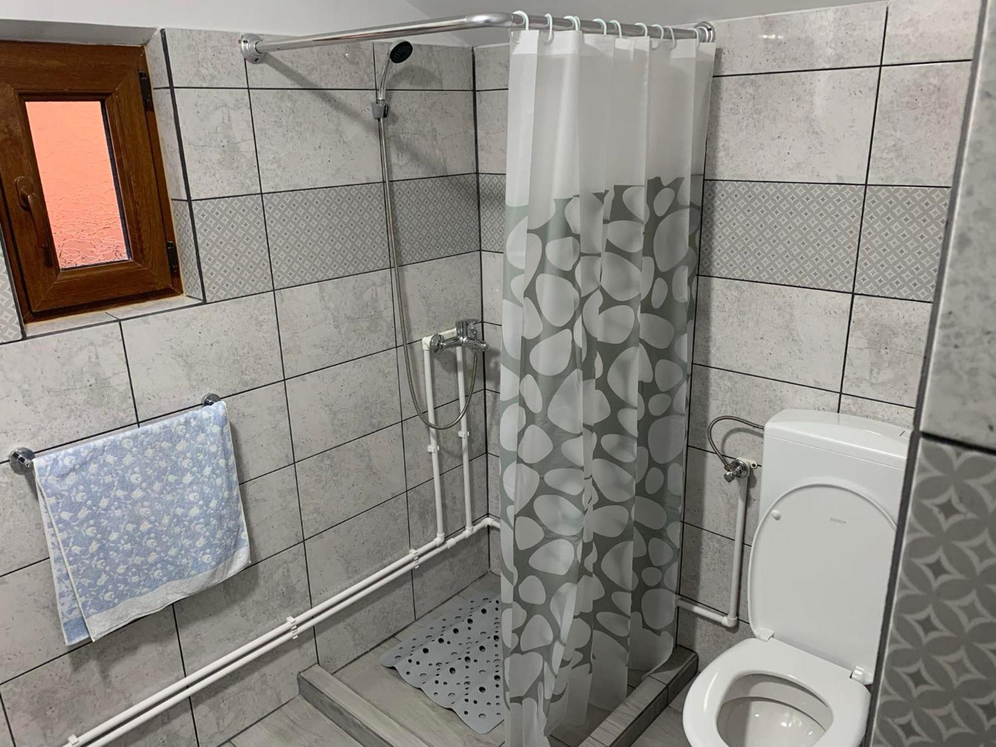 Biro Vendeghaz Hotel Sòvàrad Buitenkant foto