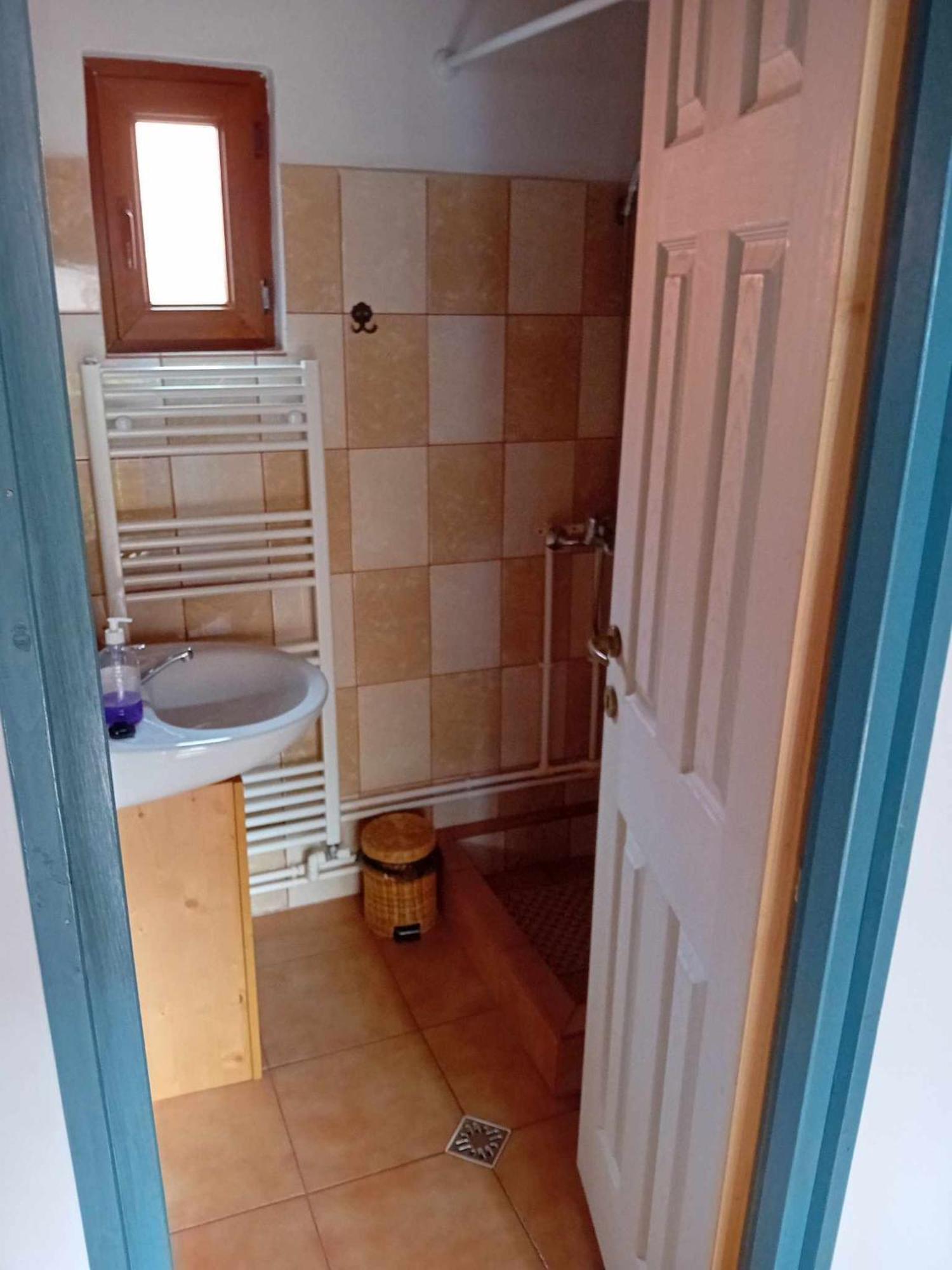 Biro Vendeghaz Hotel Sòvàrad Buitenkant foto