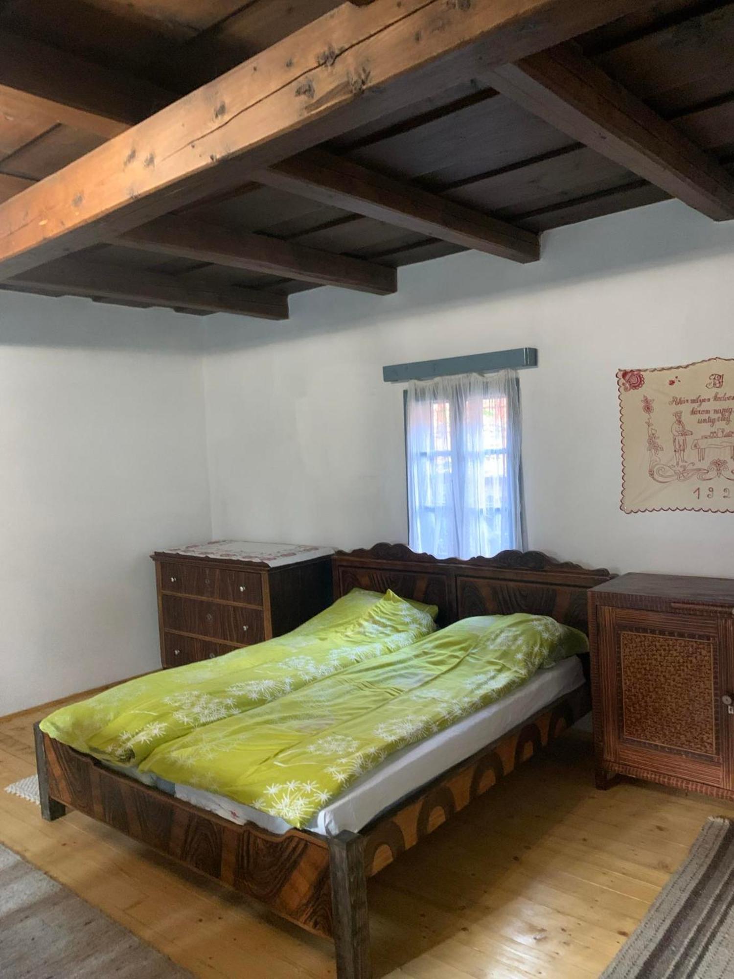 Biro Vendeghaz Hotel Sòvàrad Buitenkant foto
