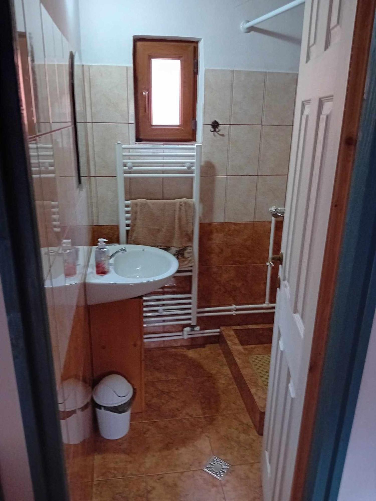 Biro Vendeghaz Hotel Sòvàrad Buitenkant foto
